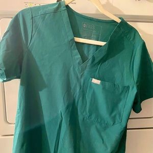 Figs technical collection green scrub